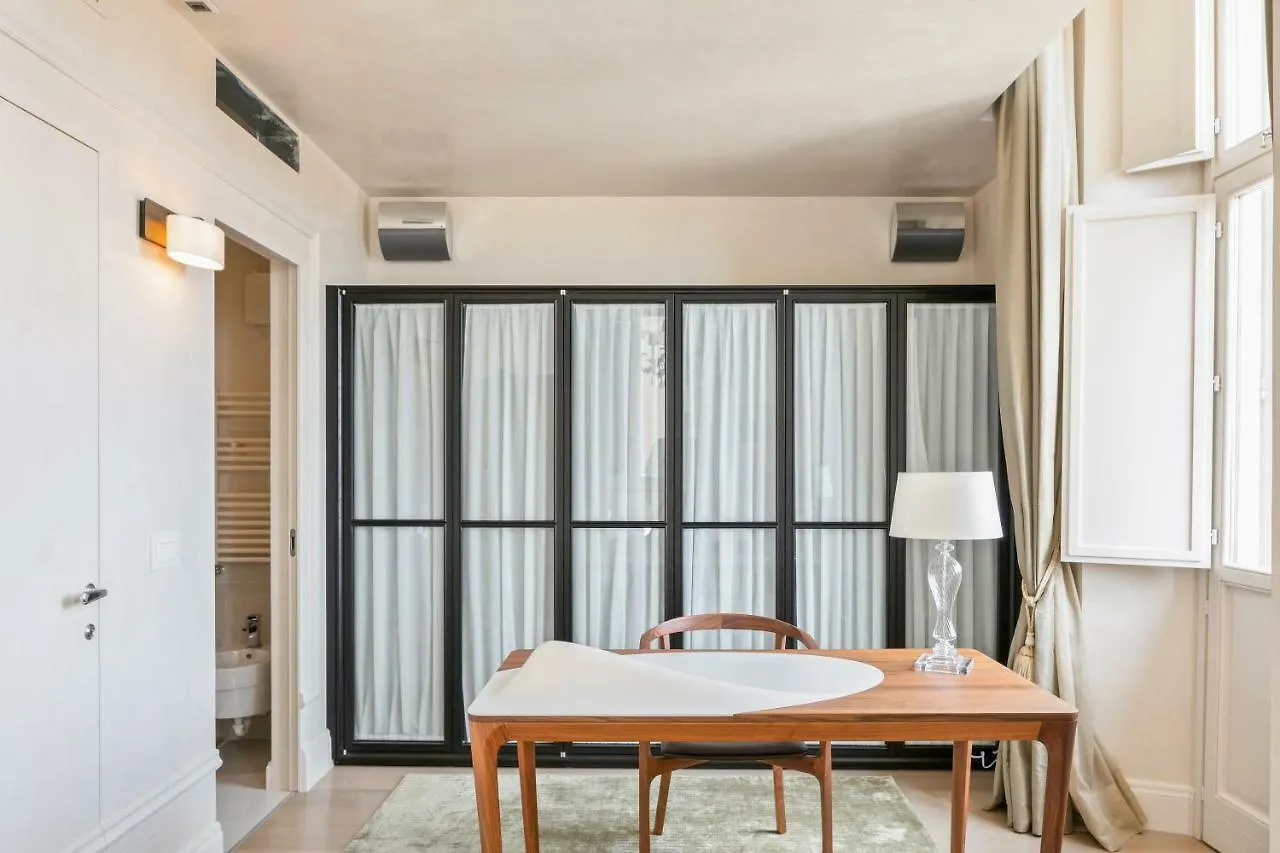 Exclusive Penthouse Il Magnifico - Free Parking Apartment Florence