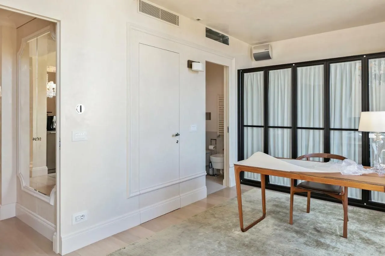 Exclusive Penthouse Il Magnifico - Free Parking Apartment Florence